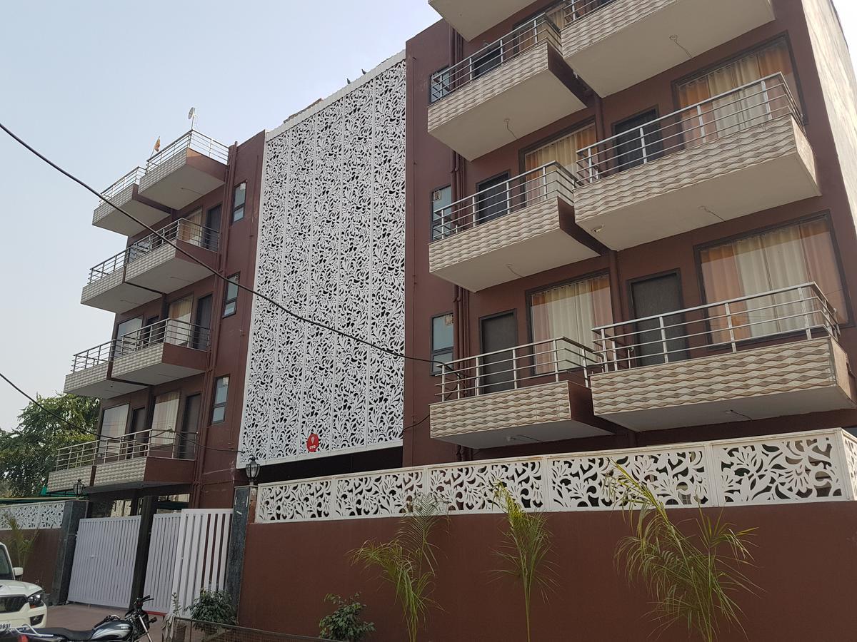 Hotel The Royal Crown Gurgaon Exterior foto