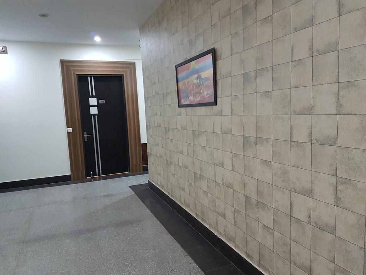 Hotel The Royal Crown Gurgaon Exterior foto